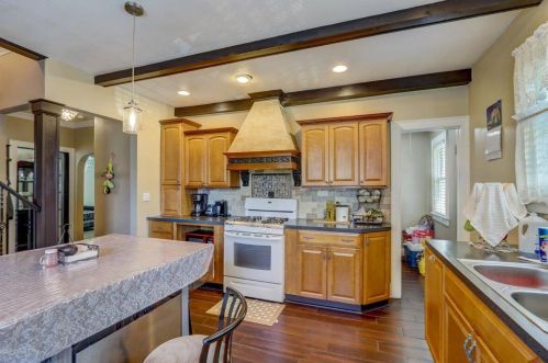 2106 34, Milwaukee WI 53215-2301 exterior