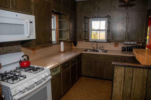 10300 18 Mile Rd, Cedar Springs MI 49319-9746 exterior