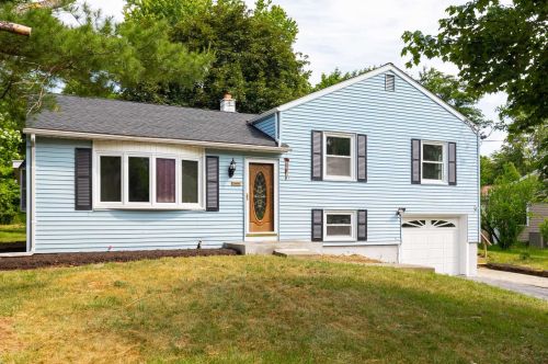 7 Benton Rd, Poughkeepsie, NY 12603-5603