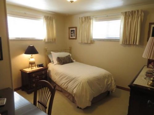 552 Lebanon Mnr Dr, Pittsburgh PA 15122-3225 exterior