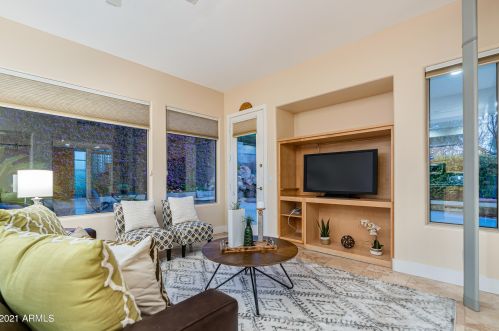 6413 31st St, Phoenix AZ 85008-1127 exterior