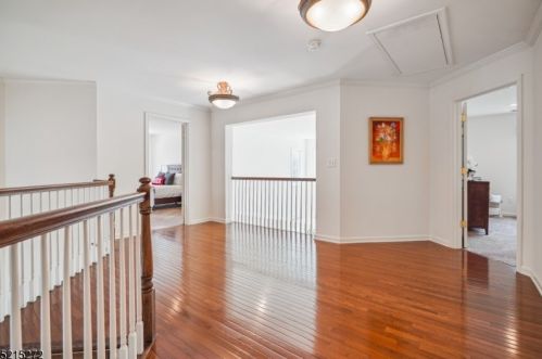 31 Baxter Ln, Town Center NJ 07052-1430 exterior