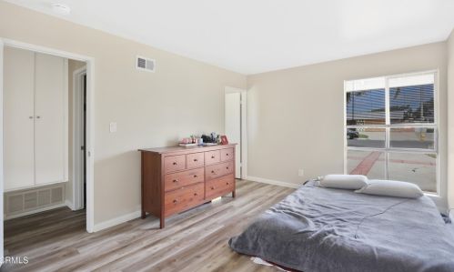 2211 Isabella St, Oxnard CA  93036-2621 exterior