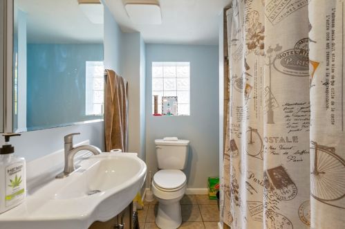 9 Carrick Ave, Pittsburgh PA  15210-4321 exterior