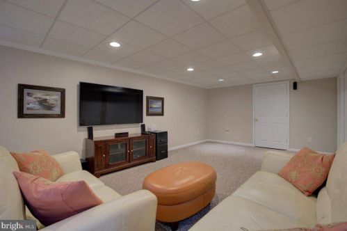 4 Lawnton Ter, Manor PA 19036-1110 exterior