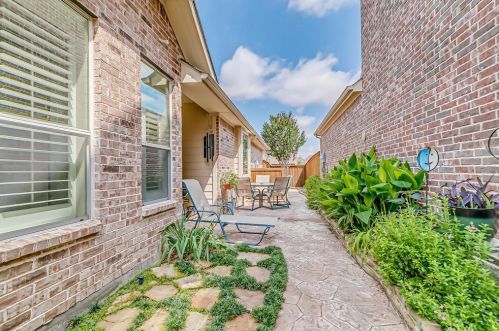 3318 Munstead Trl, Frisco TX 75033-1165 exterior