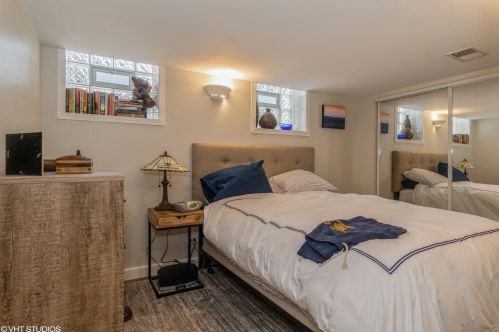 1642 Berwyn Ave, Chicago IL 60640-2007 exterior