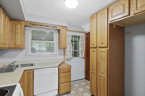 135 Saylong Dr, Pittsburgh PA 15235-4323 exterior