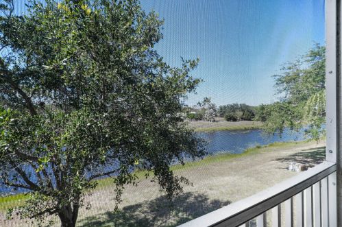 2105 Wild Meadow Cir, Fort Pierce, FL 34952-8143