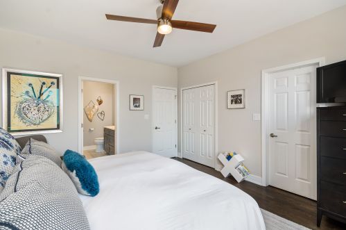 4030 Clark St, Chicago IL 60613-1302 exterior