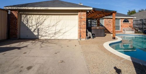 10861 Castle Dr, Frisco TX 75035-6791 exterior