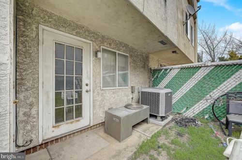 1138 Bainbridge St, Philadelphia PA 19147-1909 exterior