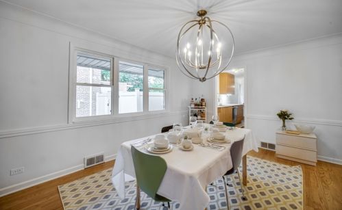 6343 Legett Ave, Chicago IL 60646-4231 exterior