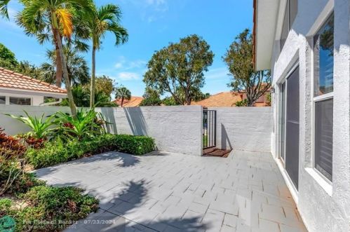 2188 53rd St, Boca Raton FL 33496-3454 exterior