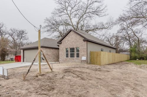 2719 Carpenter Ave, Dallas TX 75210-1705 exterior