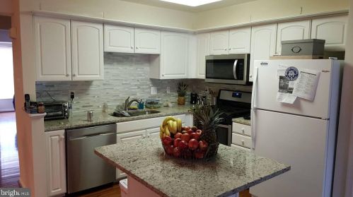 13514 Hayworth Dr, Rockville MD  20854-6395 exterior