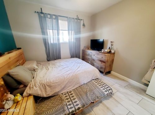 2321 47 Dr, Phoenix AZ 85031-1408 exterior