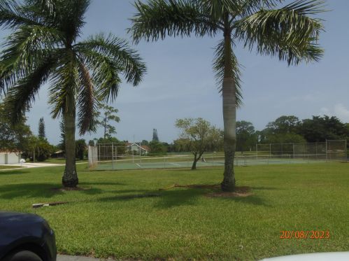 1350 Rivergreen Cir, Fort Pierce FL  34952-4131 exterior