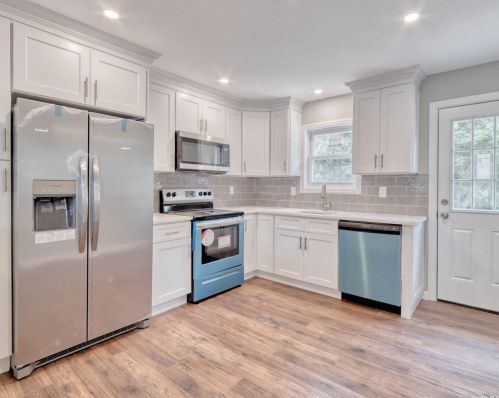 37 9 Ave, Huntington Station NY 11746-2219 exterior