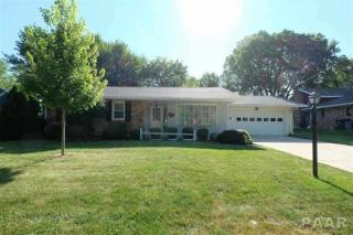 26 Rainbow Dr, Pekin, IL 61554-2427