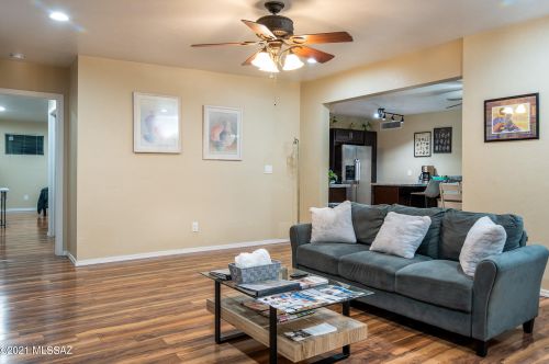 2201 Los Altos Ave, Tucson AZ  85705-5727 exterior