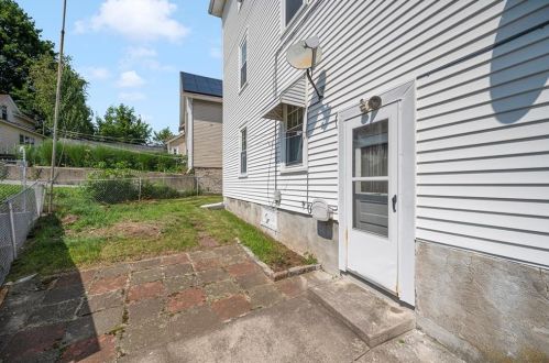 1041 Park Ave, Woonsocket RI 02895-4773 exterior