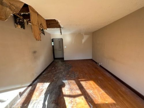 14317 Wallace Ave, Chicago IL 60827-1145 exterior