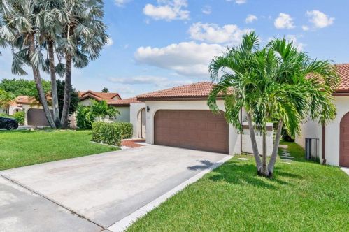 7851 Villa Nova Dr, Boca Raton FL 33433-1028 exterior