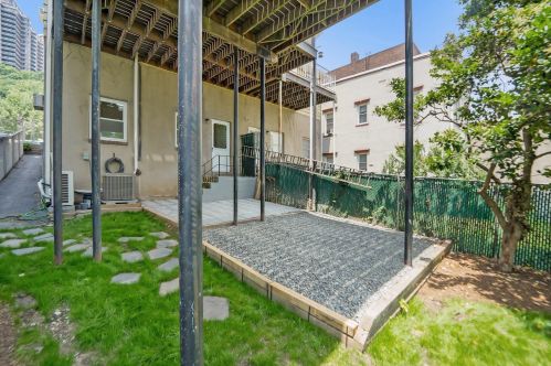 81 Edgewater Pl, Edgewater NJ  07020-1205 exterior