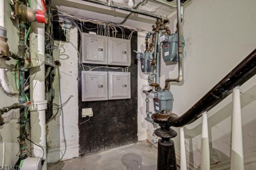 167 Hamilton St, New Brunswick NJ 08901-1806 exterior