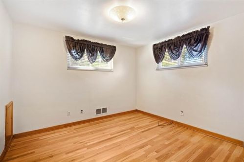 5034 Leona Dr, Pittsburgh PA 15227-3622 exterior