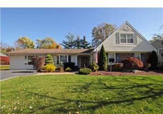 12 Honeysuckle Ln, Matawan, NJ 07747-3706