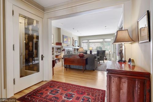 56 Arundel St, Saint Paul, MN 55102-2297