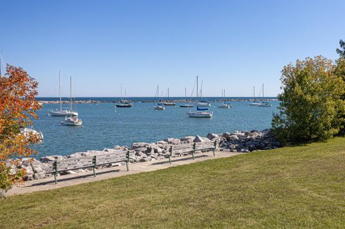 1411 Potter Ave, Milwaukee WI 53207-2115 exterior