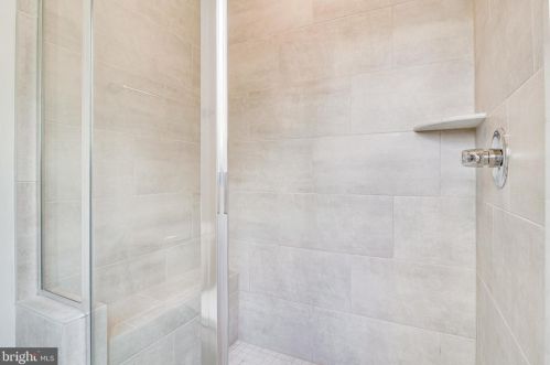 6208 Kellogg Dr, Mc Lean VA  22101-3121 exterior