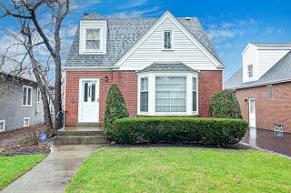 188 Clinton Ave, Elmhurst, IL 60126-2962