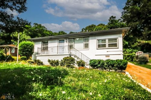 120 Burbank Dr, Atlanta GA  30314-2521 exterior