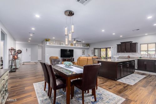 2806 Angela Dr, Phoenix AZ 85032-2049 exterior