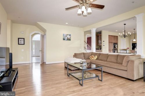 204 Deep Trail Ln, Rockville MD  20850-7753 exterior