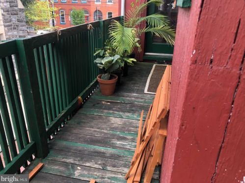 23 Walnut St, Lancaster PA 17602-2451 exterior