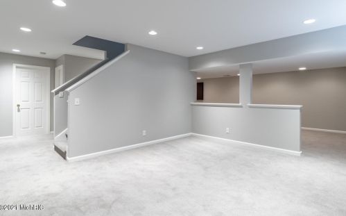 7408 Dunross Dr, Kalamazoo MI 49024-7412 exterior