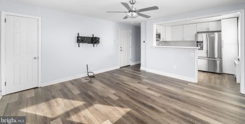 3237 Guilford St, Philadelphia PA 19152-4504 exterior