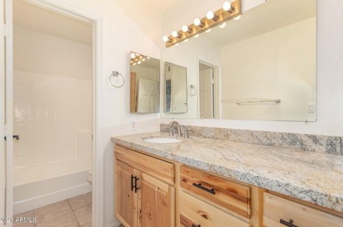 15801 29th St, Phoenix AZ  85032-3704 exterior