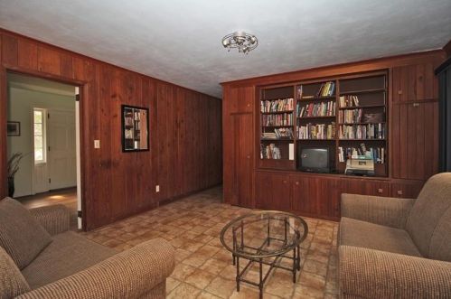 1007 Delafield Rd, Pittsburgh PA 15215-3204 exterior