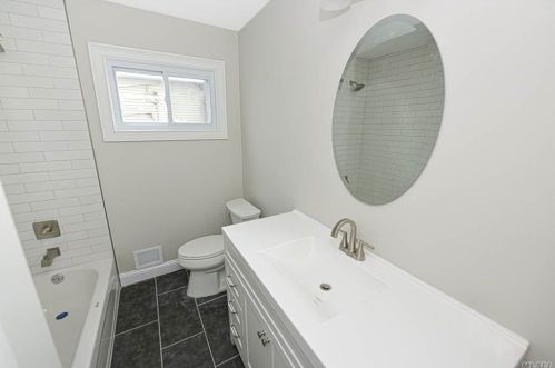 37 Astor Ct, Commack NY 11725-3723 exterior