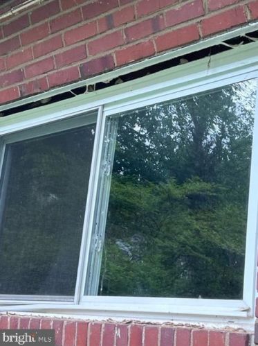 2824 James Dr, Alexandria VA 22303-1338 exterior