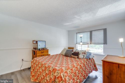 17 Aspen Ct, Trenton NJ  08619-4602 exterior