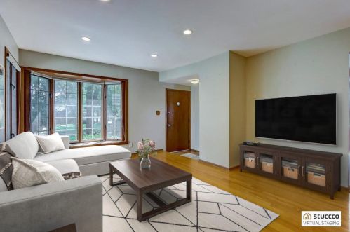 4903 89th St, Milwaukee, WI 53225-4107