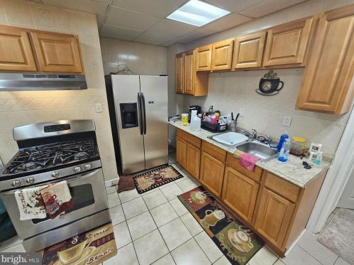 36 Maple Ave, Trenton NJ 08618-3401 exterior