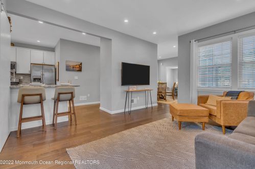 33 Avenue C, Atlantic Highlands NJ  07716-1069 exterior